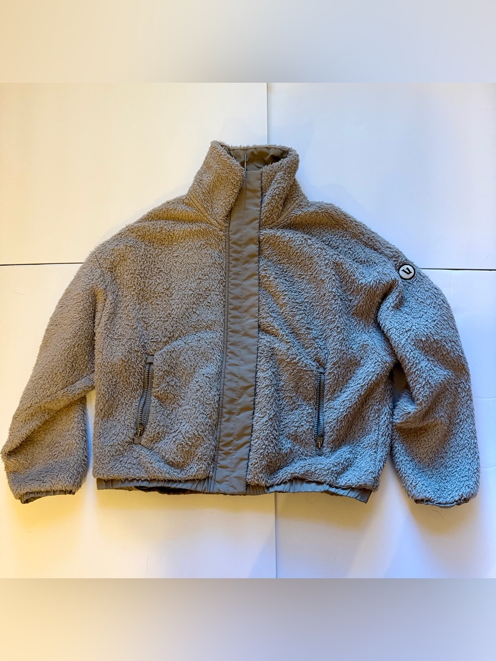 Vuori Cozy Sherpa Jacket Graphite Fleece Full Zip Size Medium Style VW530 - Picture 2 of 9